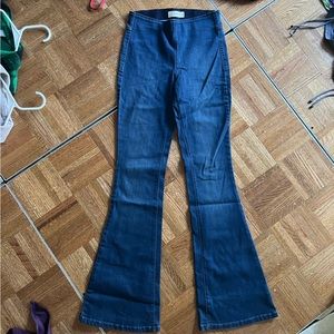 Bell bottom stretch jeans